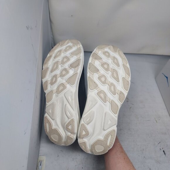 Hoka One One WOMENS Clifton 9 Low Black Sneaker - Picture 2 of 9